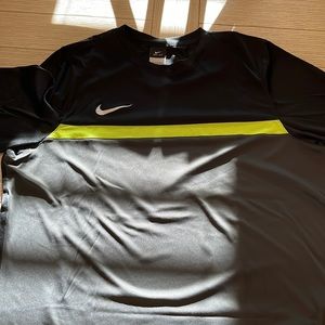 EUC Men’s Nike Dri-Fit tee
